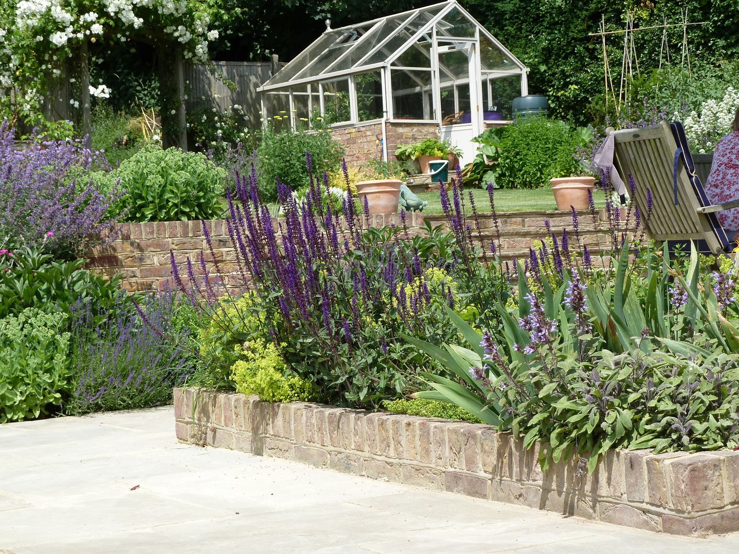 Garden for bees., Cherry Mills Garden Design Cherry Mills Garden Design Country style garden