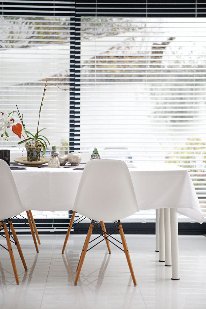 Vivienda Unifamiliar en casco histórico protegido, emase emase Modern dining room