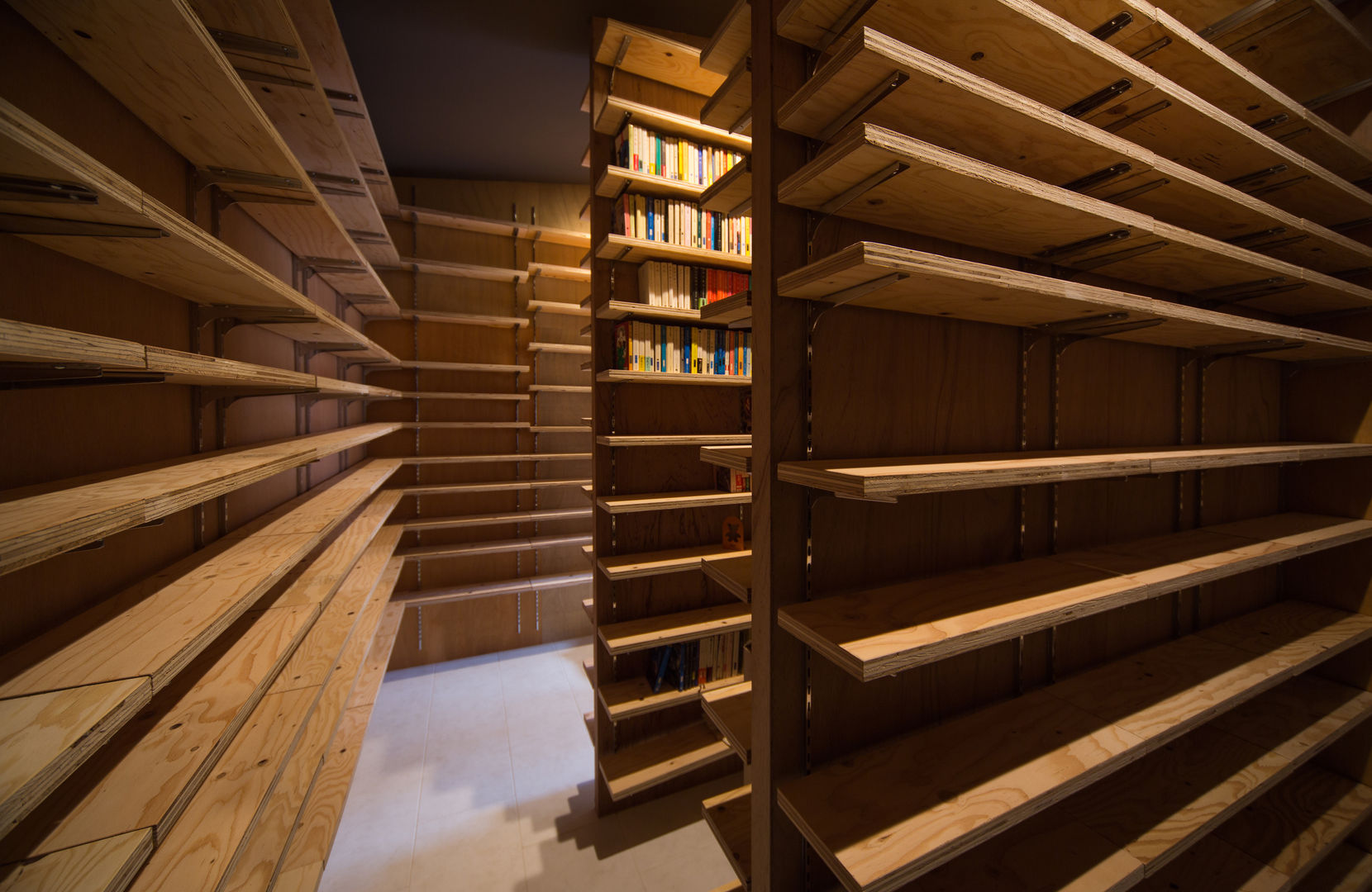 Tei library キリコ設計事務所 غرفة الميديا