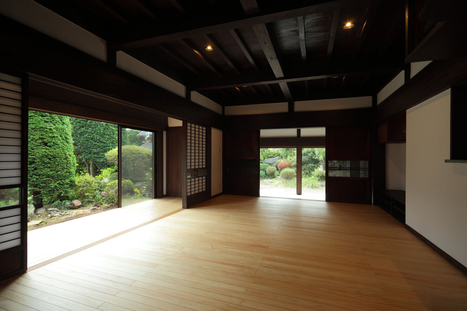 築120年、日本の古民家再生, ㈱カナザワ建築設計事務所/KANAZAWA Architects Design Office ㈱カナザワ建築設計事務所/KANAZAWA Architects Design Office Living room