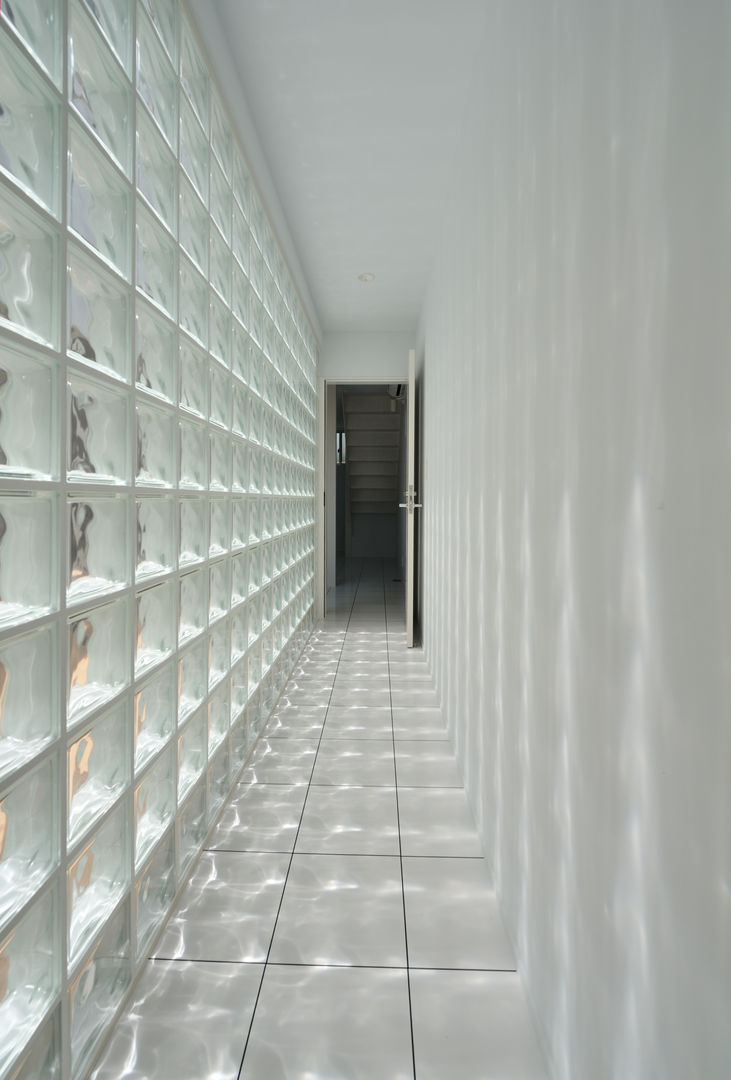 1＋ｎ, 加藤一成建築設計事務所 加藤一成建築設計事務所 Modern Corridor, Hallway and Staircase