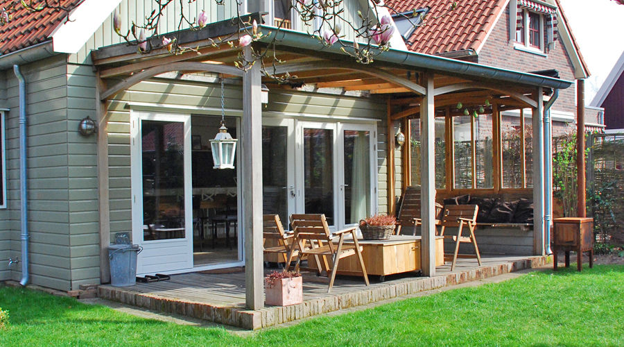 Oak Porch/ Veranda Eikenhout, Blok Meubel Blok Meubel Balcones y terrazas de estilo rural