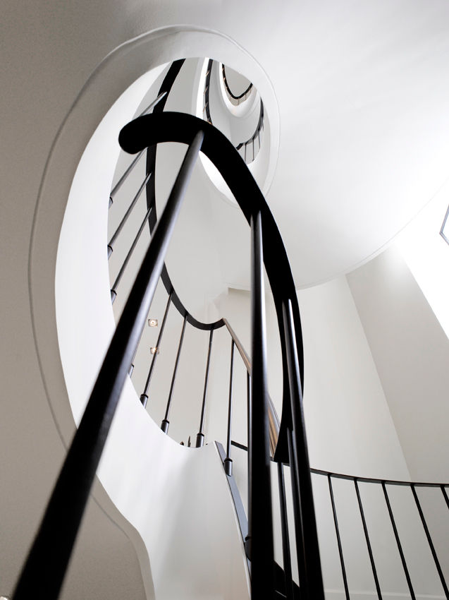 Knokke , ligne V ligne V Modern Corridor, Hallway and Staircase