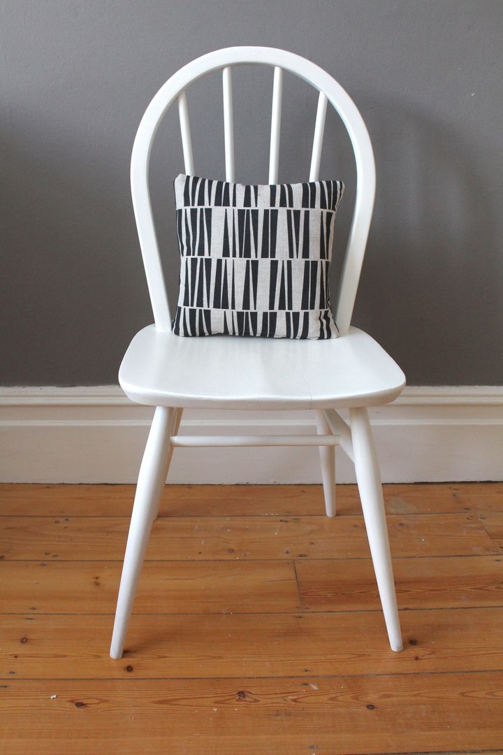 Ercol Windsor white painted chair Owl and the Elephant Comedores de estilo escandinavo Sillas y banquetas