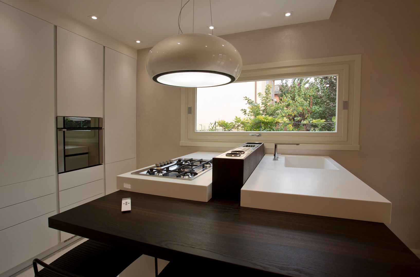Villa in provincia di Brescia, HP Interior srl HP Interior srl Modern kitchen Bench tops