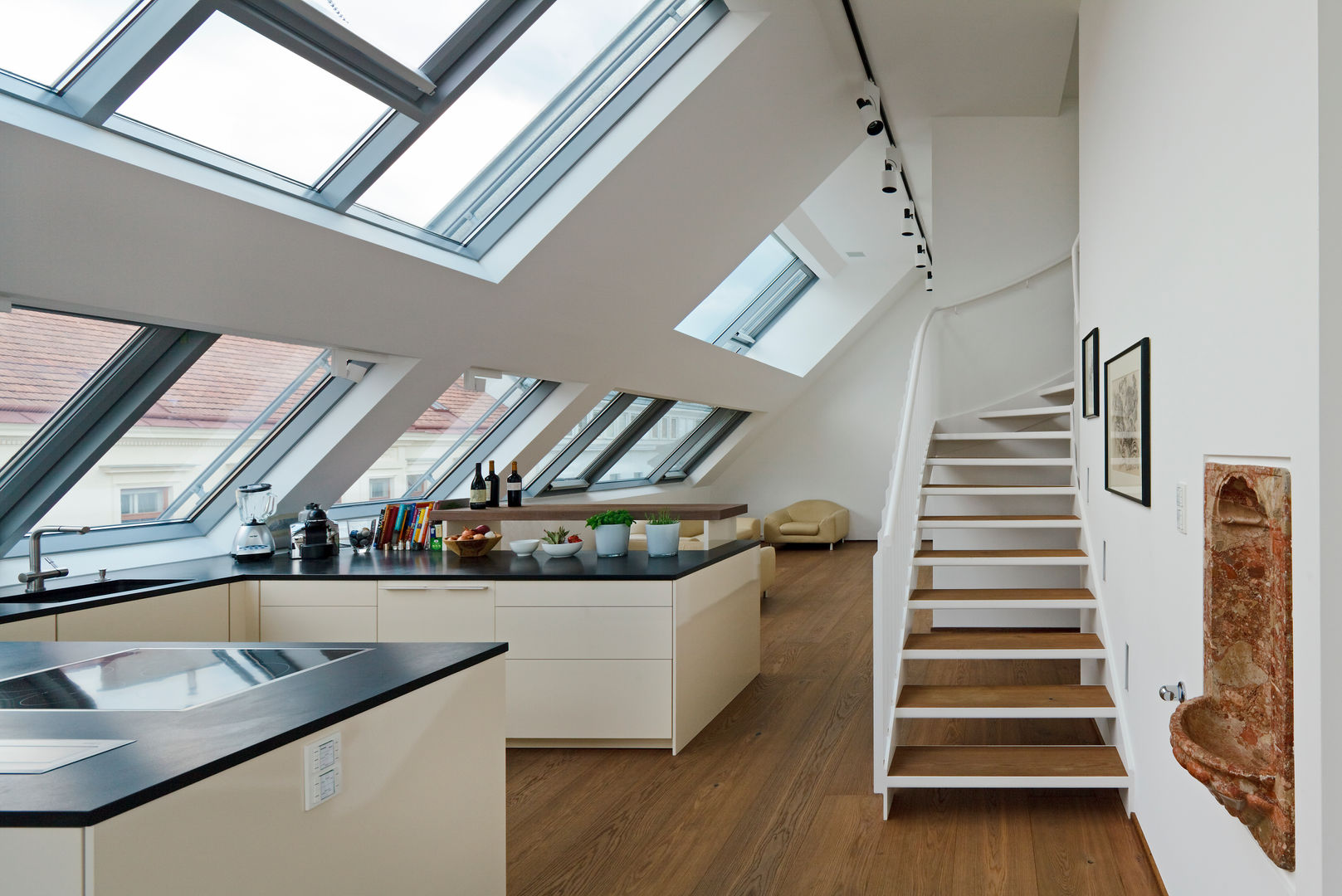 Penthouse K, t-hoch-n Architektur t-hoch-n Architektur Modern kitchen