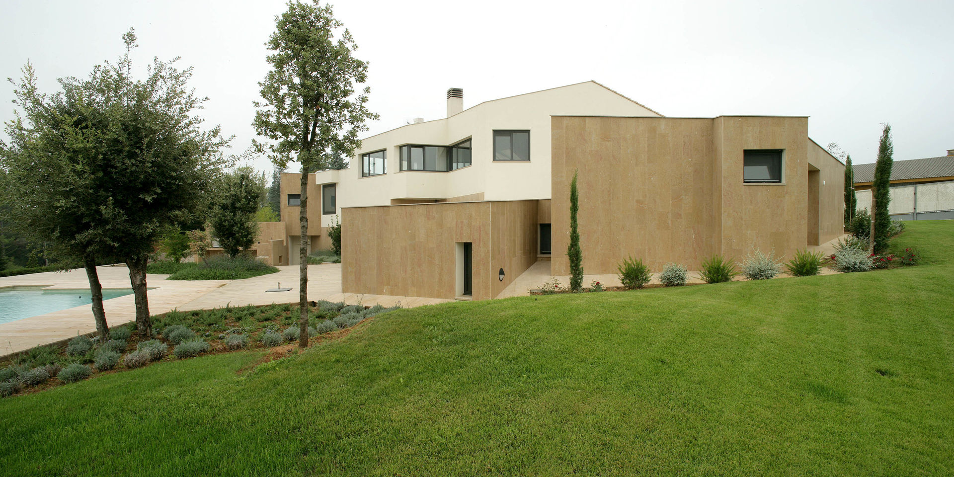 Casa promenade – vivienda unifamiliar en Caselles , Miàs Architects Miàs Architects Maisons modernes