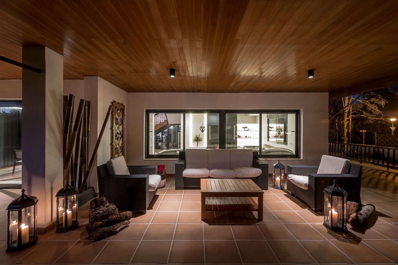 Restauración de una villa de los años 70., Laura Yerpes Estudio de Interiorismo Laura Yerpes Estudio de Interiorismo Eclectic style balcony, porch & terrace