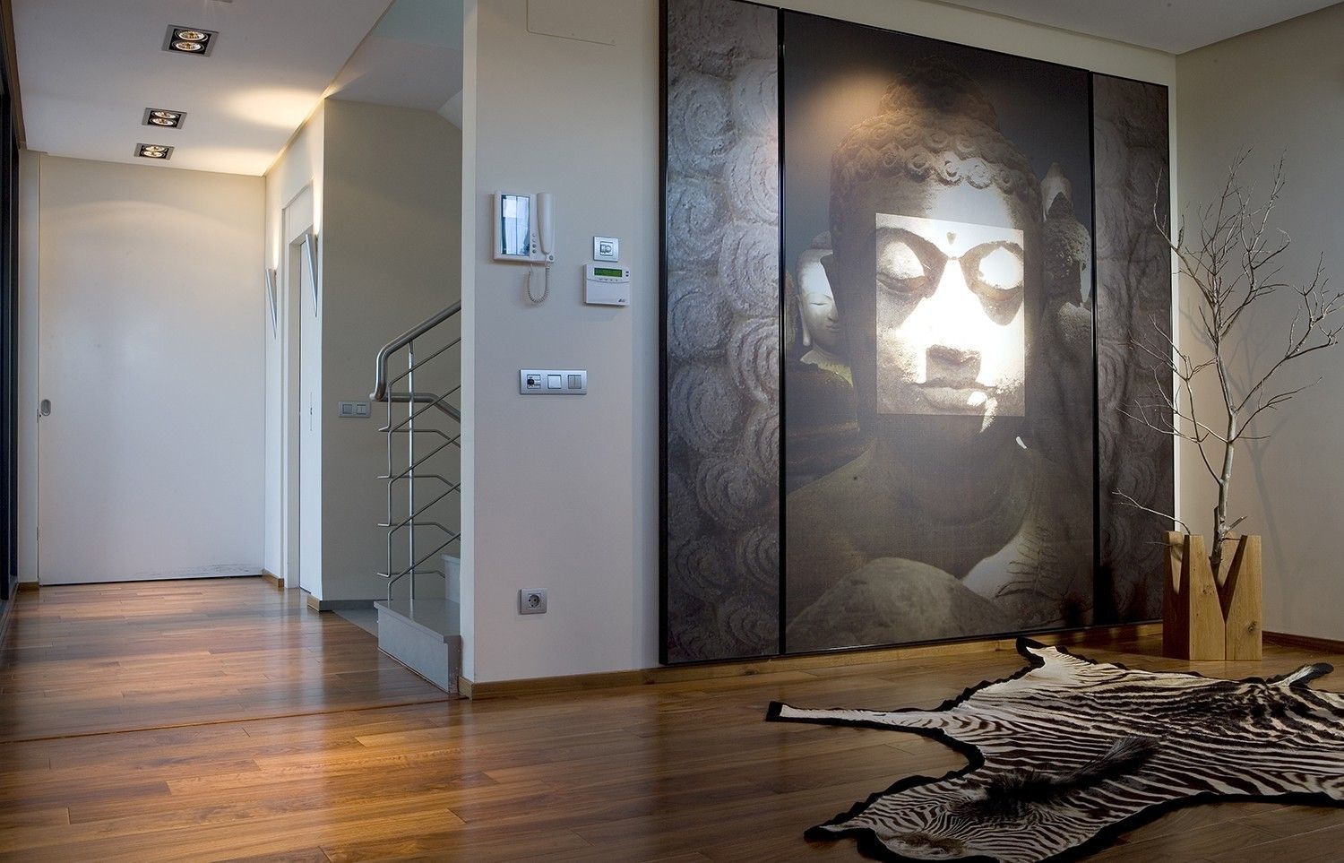 Una villa con vistas al mediterráneo, Laura Yerpes Estudio de Interiorismo Laura Yerpes Estudio de Interiorismo Eclectic style corridor, hallway & stairs
