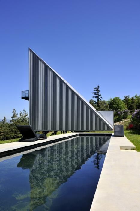 Maison triangle, barres-coquet architectes barres-coquet architectes Case in stile industriale