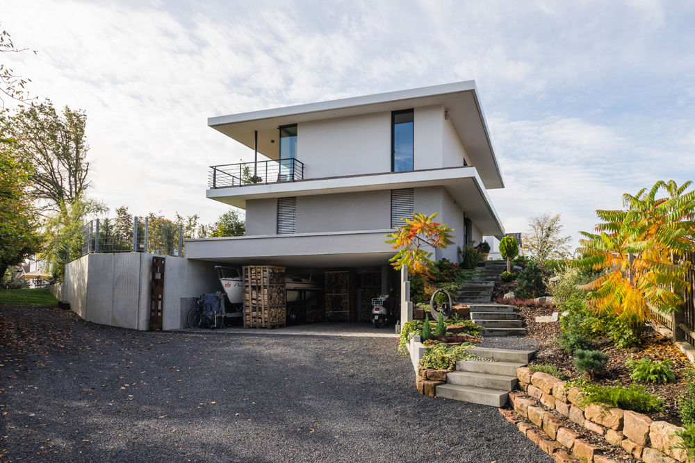 opEnd house - Single Family House in Lorsch, Germany, Helwig Haus und Raum Planungs GmbH Helwig Haus und Raum Planungs GmbH Modern garage/shed