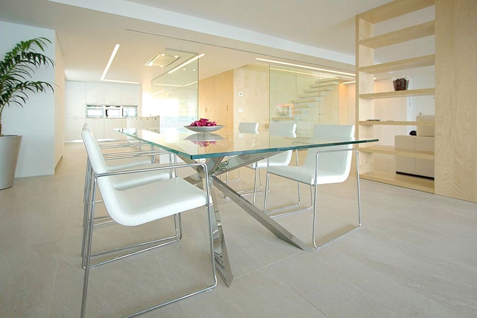 ​Apartamento en la playa de Moncofa, Chiralt Arquitectos Chiralt Arquitectos Minimalist dining room