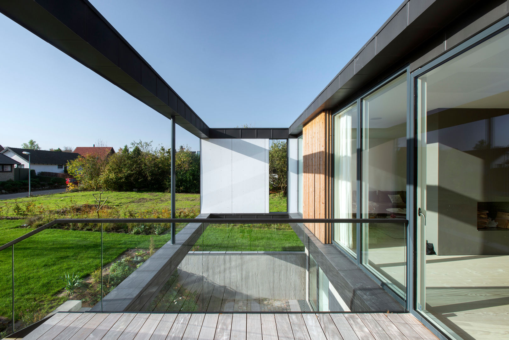 Villa R, C.F. Møller Architects C.F. Møller Architects 北欧デザインの テラス