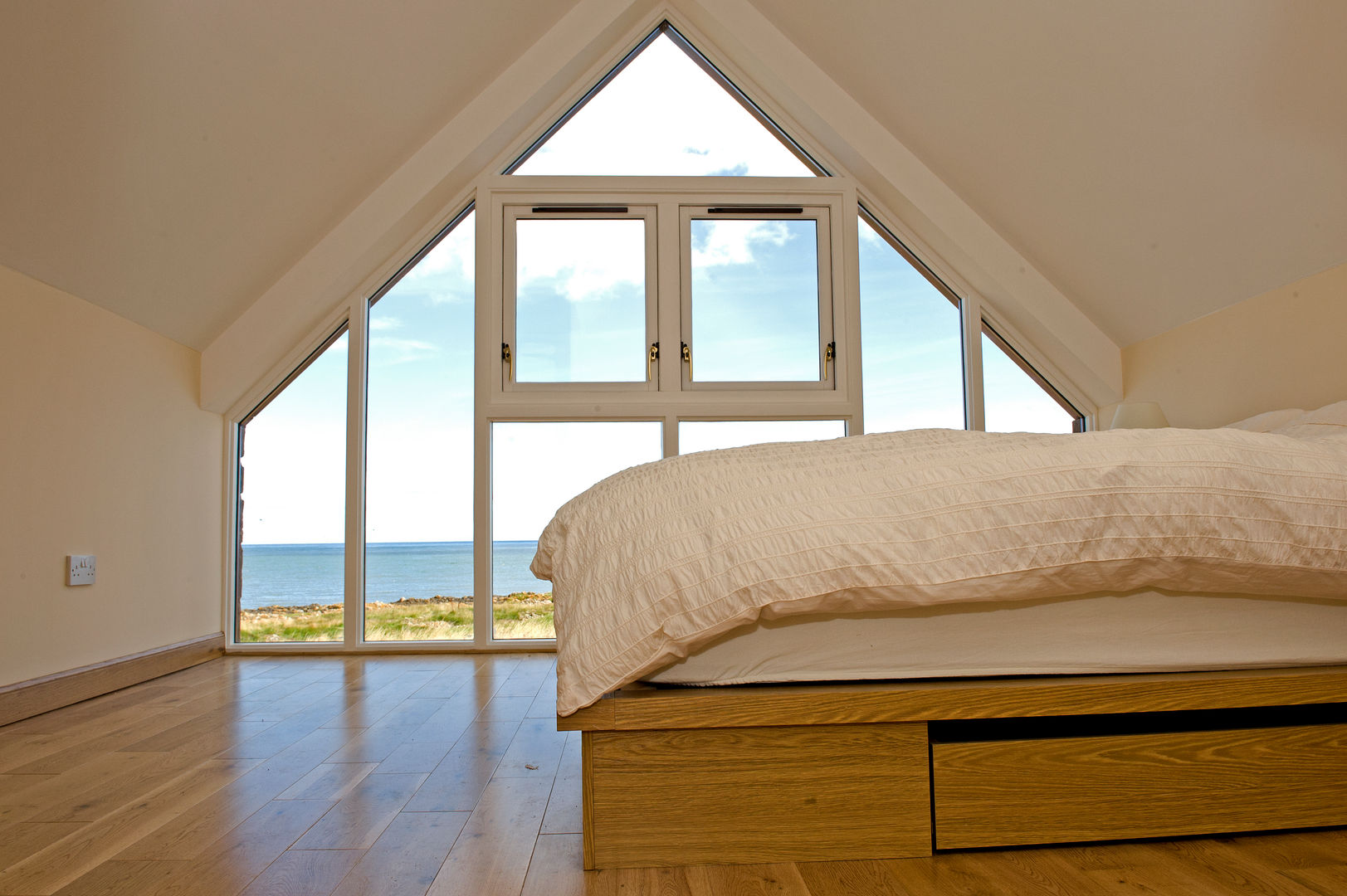 The Stables, Gourdon, Aberdeenshire, Roundhouse Architecture Ltd Roundhouse Architecture Ltd Puertas y ventanas de estilo clásico Ventanas