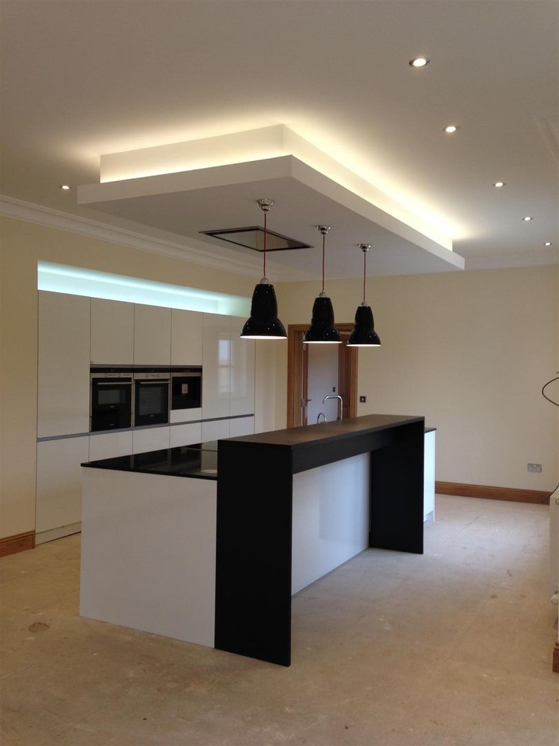 Ecclesgreig Gardens, St. Cyrus, Aberdeenshire, Roundhouse Architecture Ltd Roundhouse Architecture Ltd Modern kitchen Cabinets & shelves