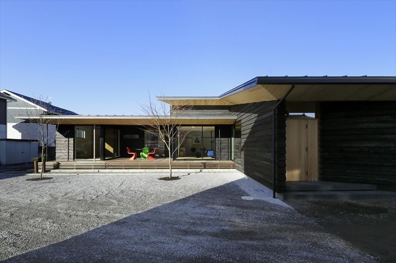 Yakisugi House, 長谷川拓也建築デザイン 長谷川拓也建築デザイン Asian style houses