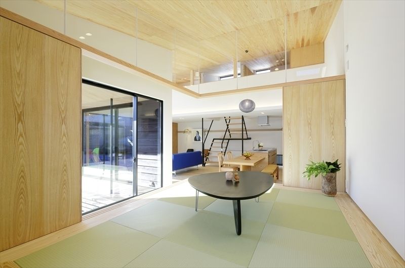 Yakisugi House, 長谷川拓也建築デザイン 長谷川拓也建築デザイン Asiatischer Multimedia-Raum