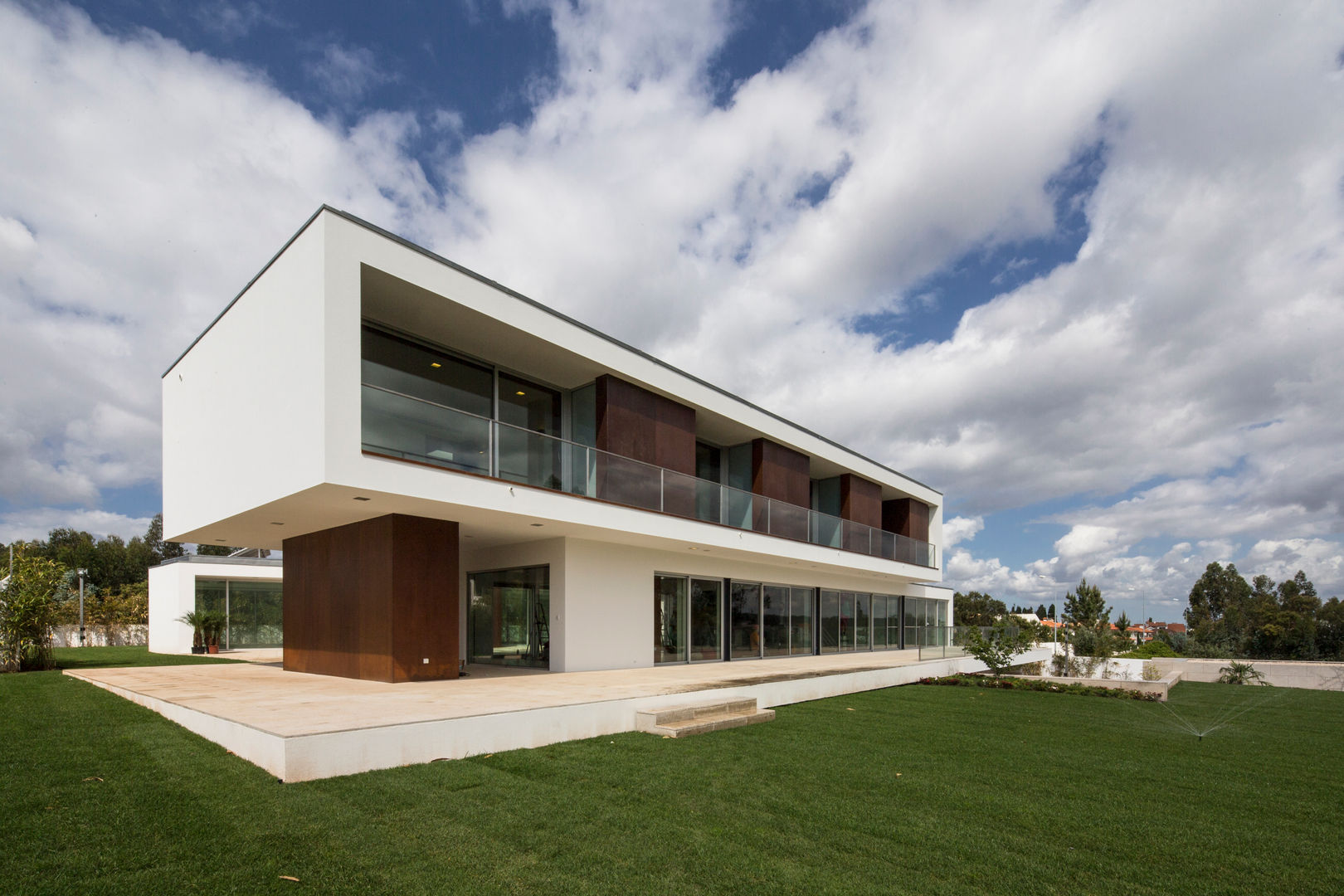 Casa PL, Atelier d'Arquitetura Lopes da Costa Atelier d'Arquitetura Lopes da Costa Modern houses