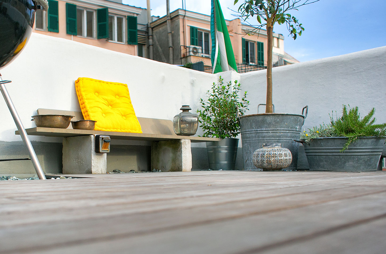 MECCANO | Genova, marta carraro marta carraro Industrial style balcony, veranda & terrace