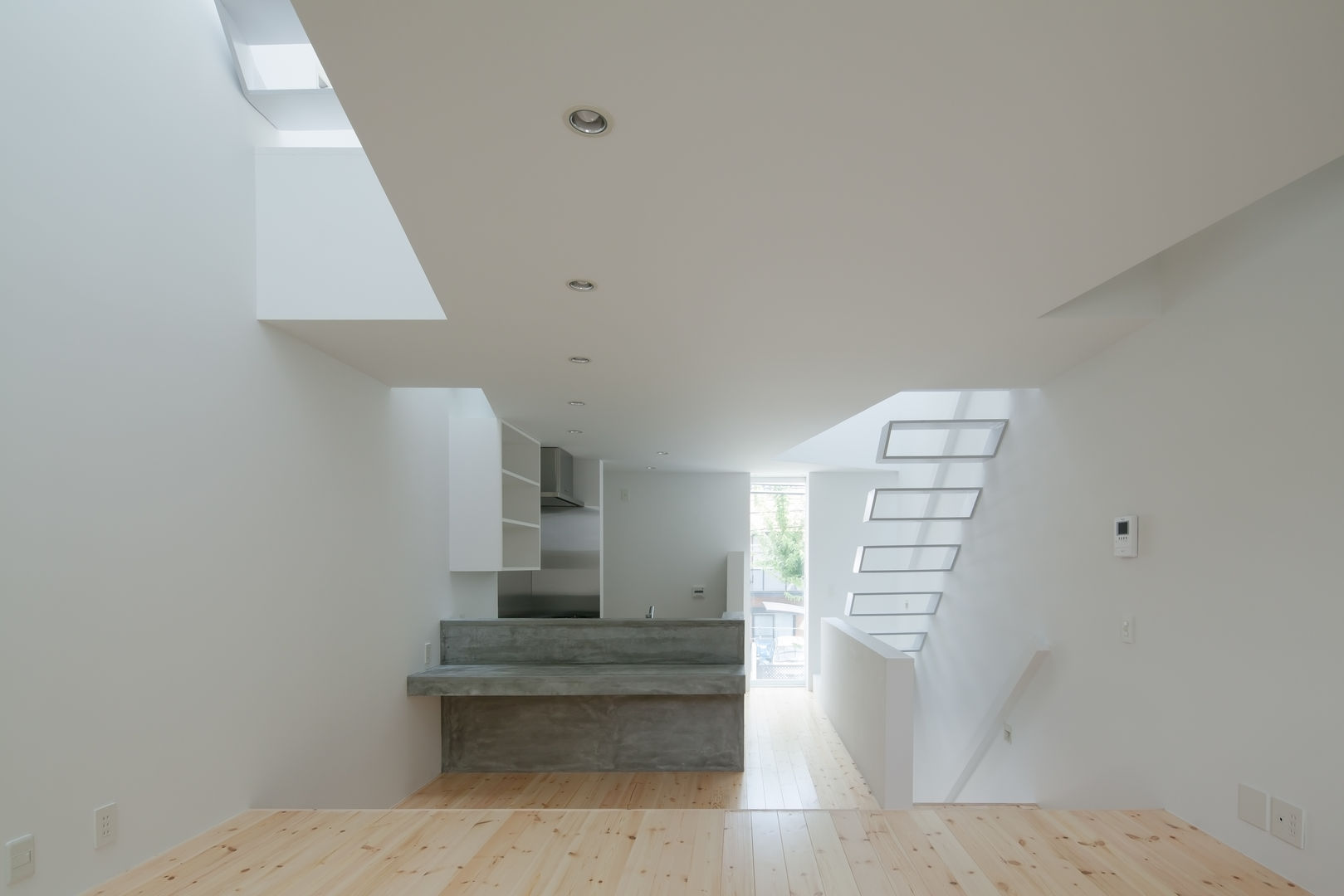 House in Tamatsu（玉津の住宅）, 井戸健治建築研究所 / Ido, Kenji Architectural Studio 井戸健治建築研究所 / Ido, Kenji Architectural Studio Minimalist dining room