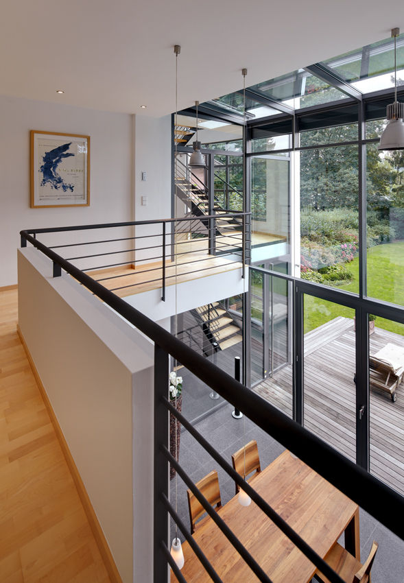 Villa am Rhein – Straßenansicht, Architekturbüro Lehnen Architekturbüro Lehnen Modern conservatory