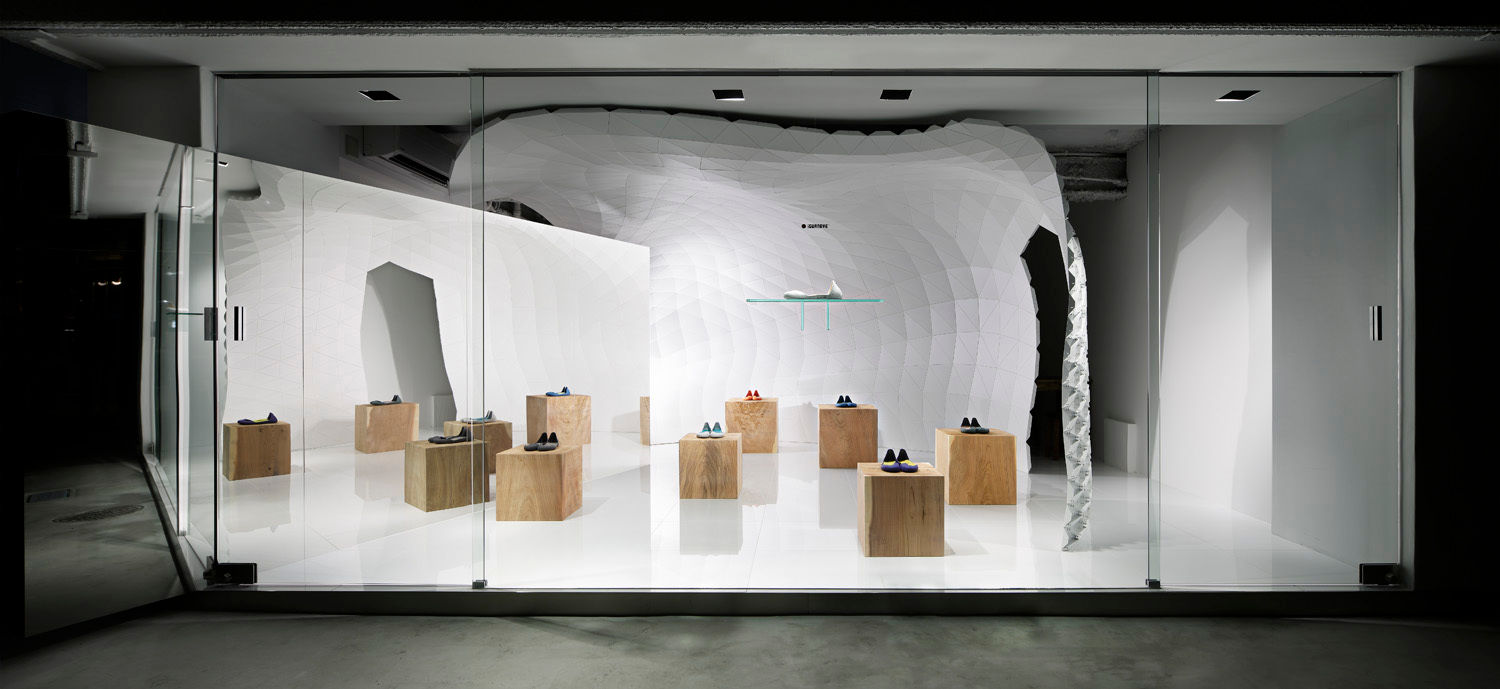 iGUANEYE Aoyama Main Store イグアナアイ青山メインストアー, 水谷壮市 水谷壮市 Minimalist house