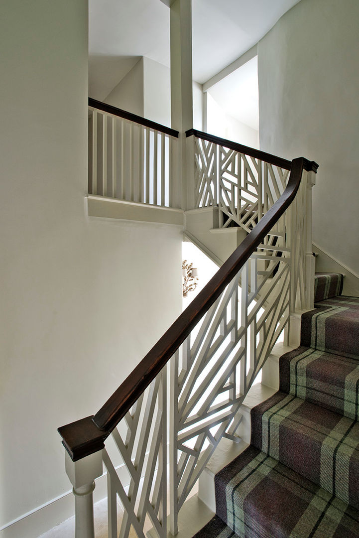 ​Ansty Manor, Stiarcase BLA Architects Pasillos, vestíbulos y escaleras rurales