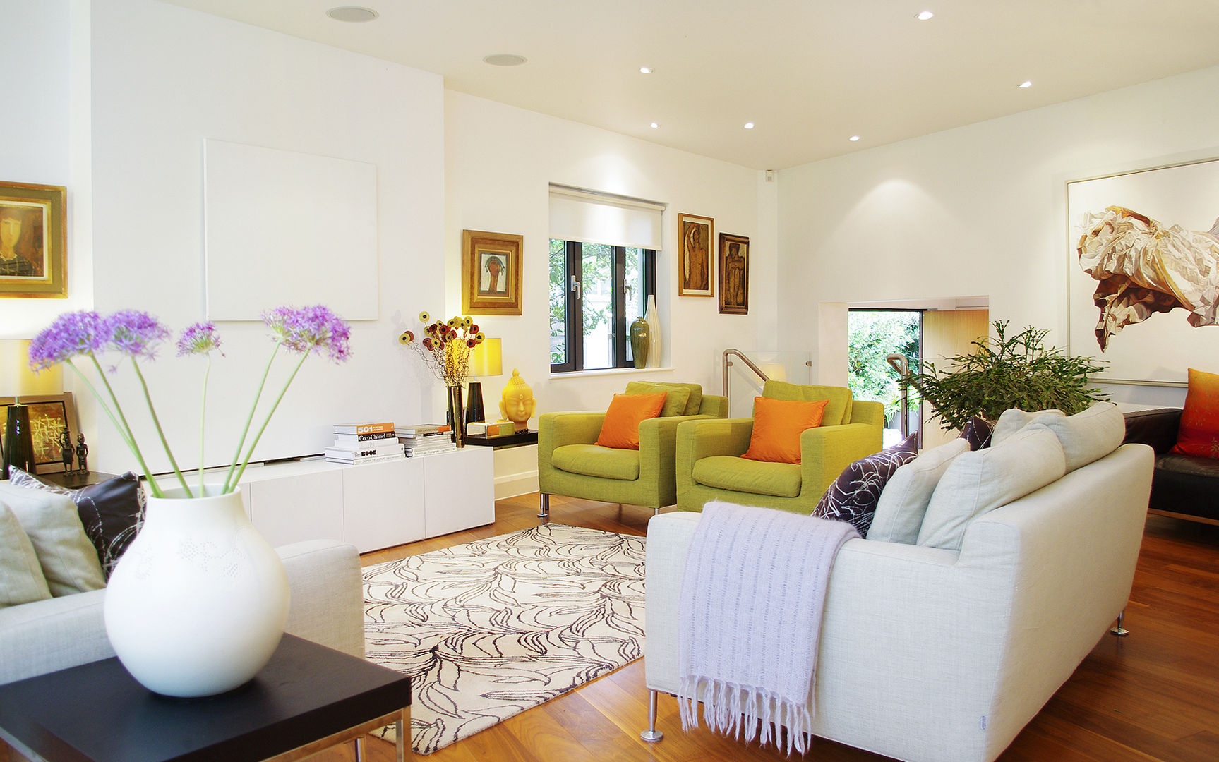 Colourful modern living room LLI Design Modern Living Room