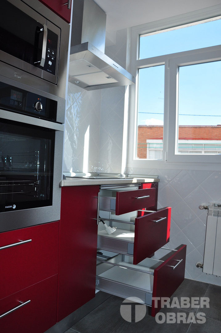 Resultado de Reforma Integral en Madrid, Traber Obras Traber Obras Modern kitchen