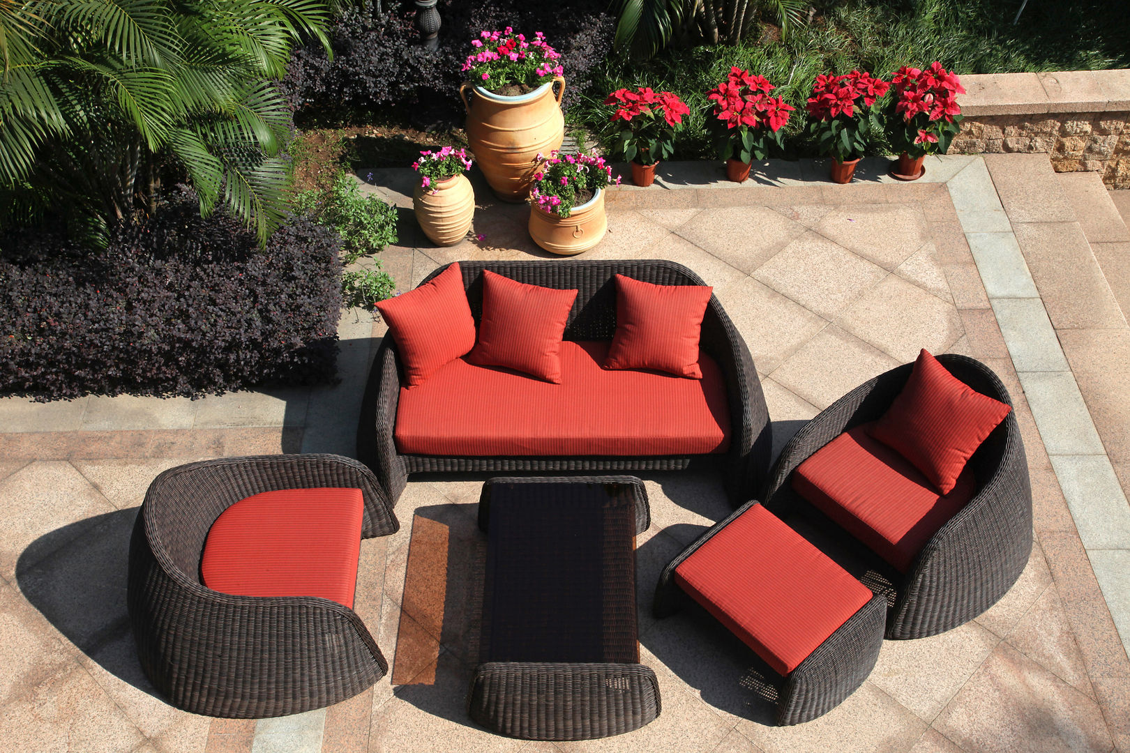 Apple, solovyovdesign.by solovyovdesign.by Mediterranean style garden Furniture