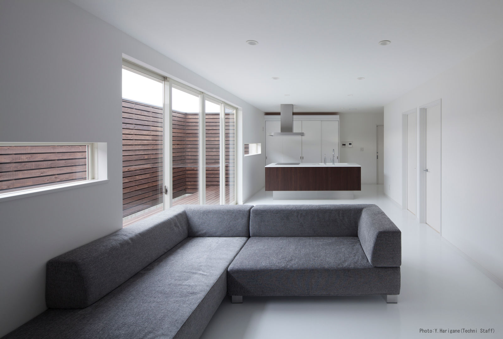 PLATE HOUSE, 松岡健治一級建築士事務所 松岡健治一級建築士事務所 Minimalist living room