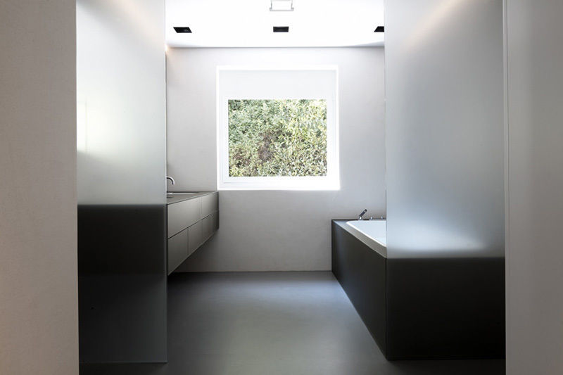HAUS MM, LINIE ZWEII - innenarchitektur und grafikdesign LINIE ZWEII - innenarchitektur und grafikdesign Minimalist style bathroom