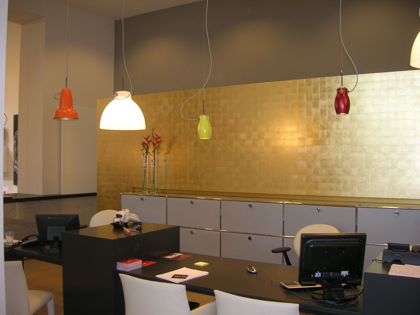 Wandvergoldung und Objektdesign, Margret Weirauch - Ihre Raumentfaltung Margret Weirauch - Ihre Raumentfaltung พื้นที่เชิงพาณิชย์ ทองแดง ทองสัมฤทธิ์ ทองเหลือง อาคารสำนักงาน ร้านค้า
