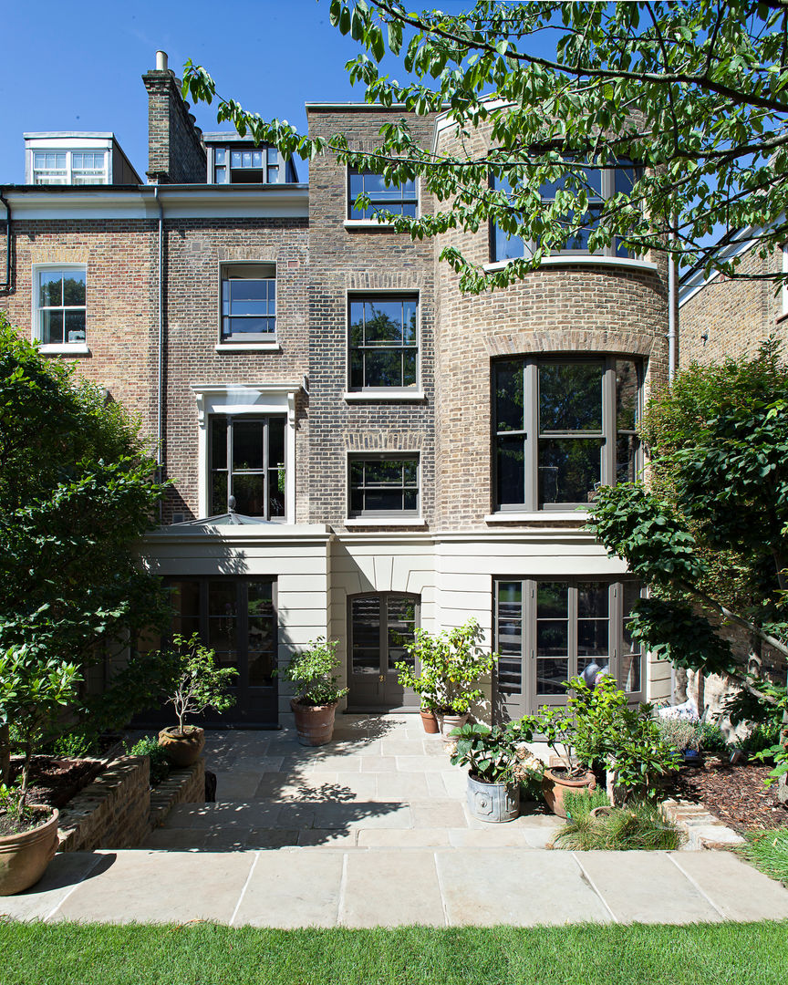 Semi Detached Villa in South London homify Klasyczne domy