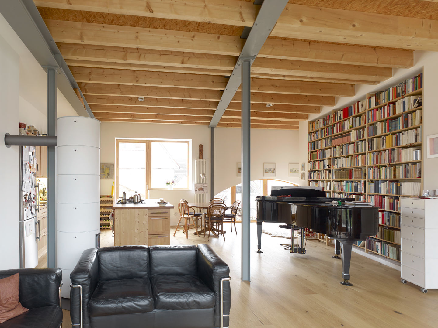 Scheune T, +studio moeve architekten bda +studio moeve architekten bda Living room