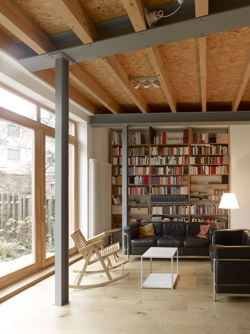 Scheune T, +studio moeve architekten bda +studio moeve architekten bda Classic style living room