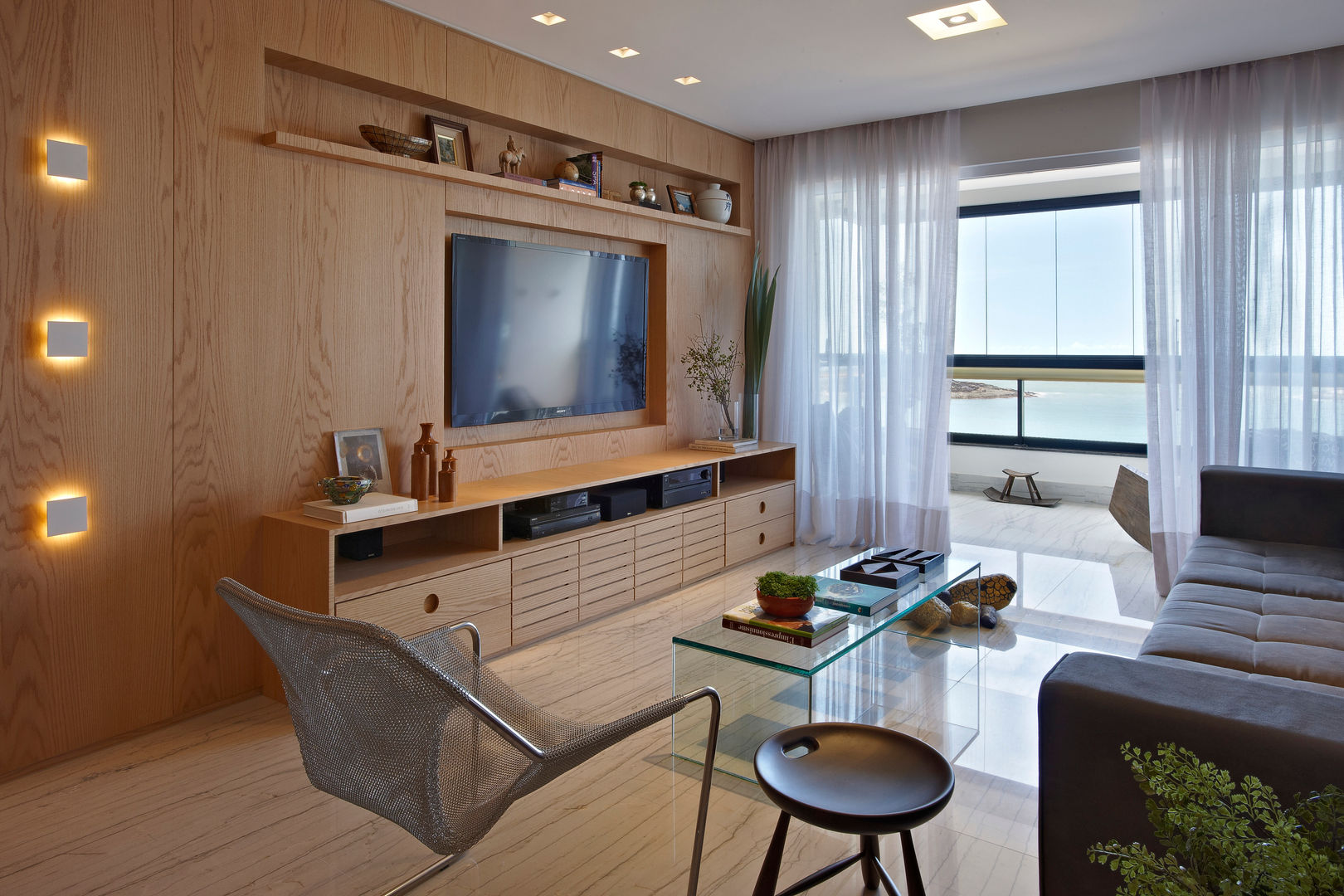 Apartamento Prainha, Coutinho+Vilela Coutinho+Vilela Salas de estar modernas
