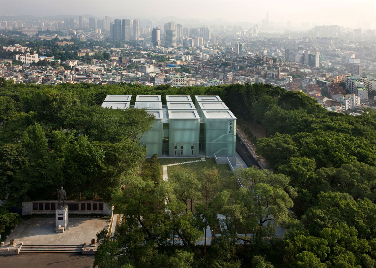 Ahn Jung-geun Memorial Hall, D·LIM architects D·LIM architects Espacios comerciales Centros de exhibición