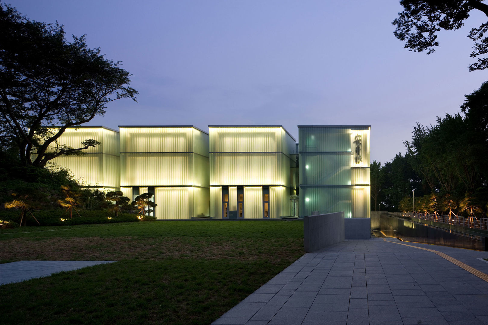 Ahn Jung-geun Memorial Hall, D·LIM architects D·LIM architects Espacios comerciales Centros de exhibición