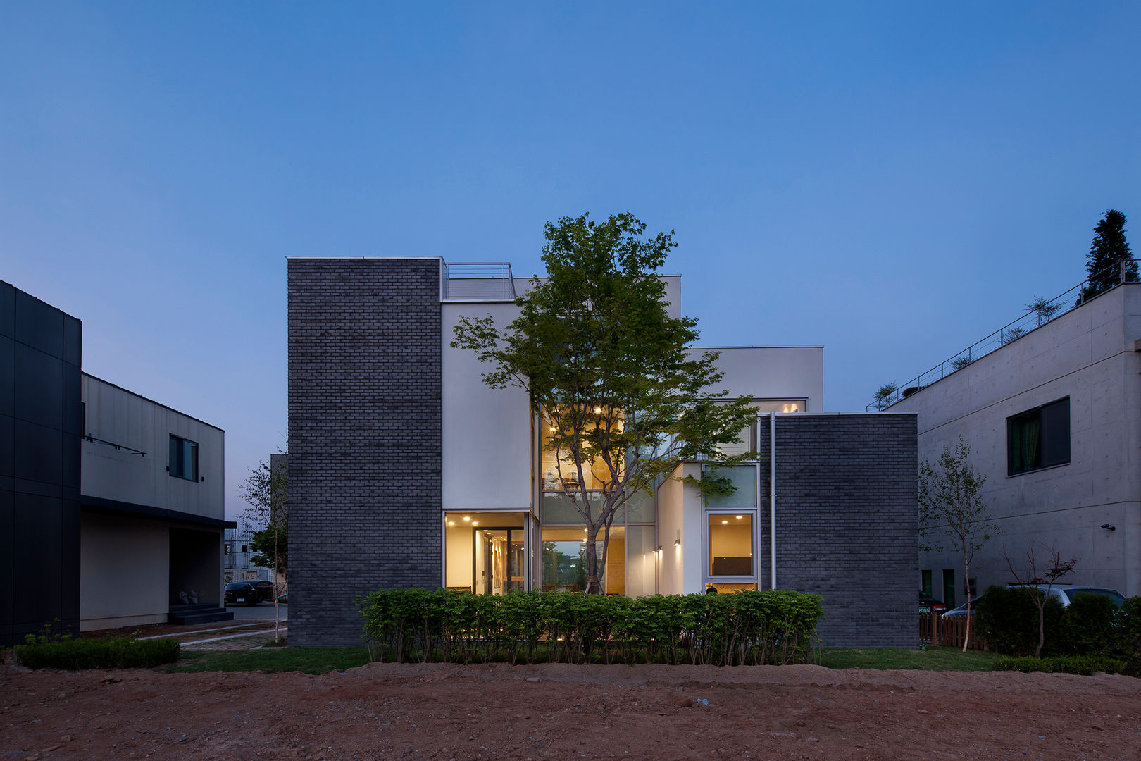 Sam Dae Heon, iSM Architects iSM Architects Modern home