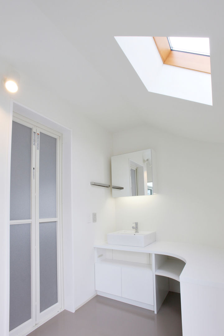 ​SLIDE HOUSE, LEVEL Architects LEVEL Architects Ванная комната в стиле модерн
