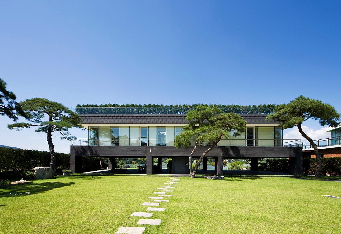 Floating House, hyunjoonyoo architects hyunjoonyoo architects Casas modernas