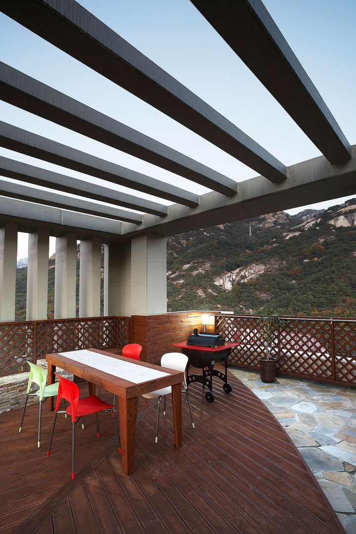 은평 힐스테이트, Hauan Hauan Modern style balcony, porch & terrace