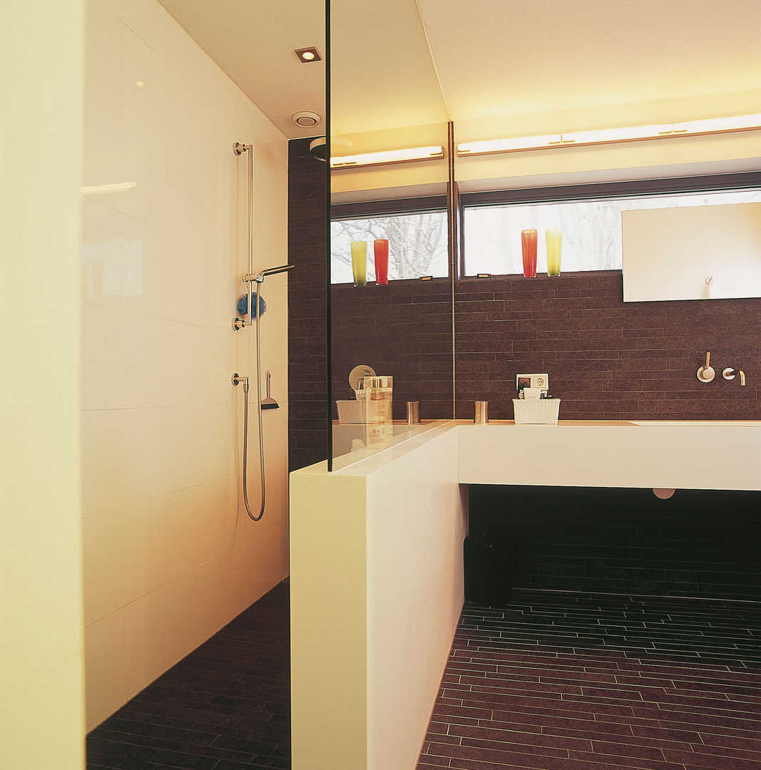 Woonhuis Nootdorp, Leonardus interieurarchitect Leonardus interieurarchitect Modern bathroom