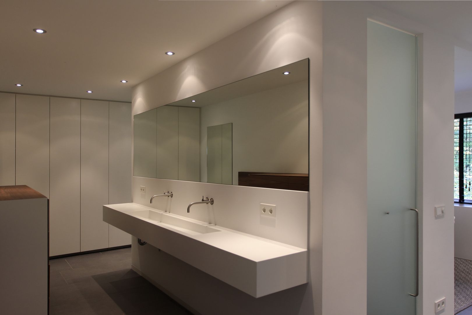 Woonhuis Dorst, Leonardus interieurarchitect Leonardus interieurarchitect Modern bathroom