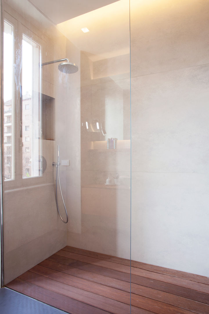 Appartamento a Milano, bdastudio bdastudio Salle de bain minimaliste
