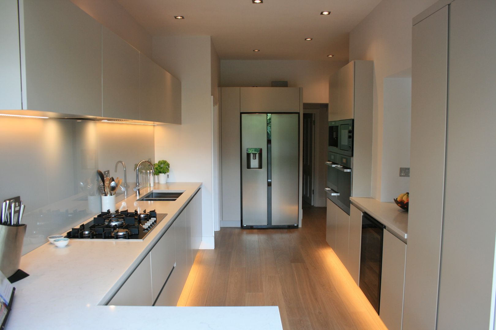 Barnes Kitchen , Place Design Kitchens and Interiors Place Design Kitchens and Interiors Cozinhas minimalistas