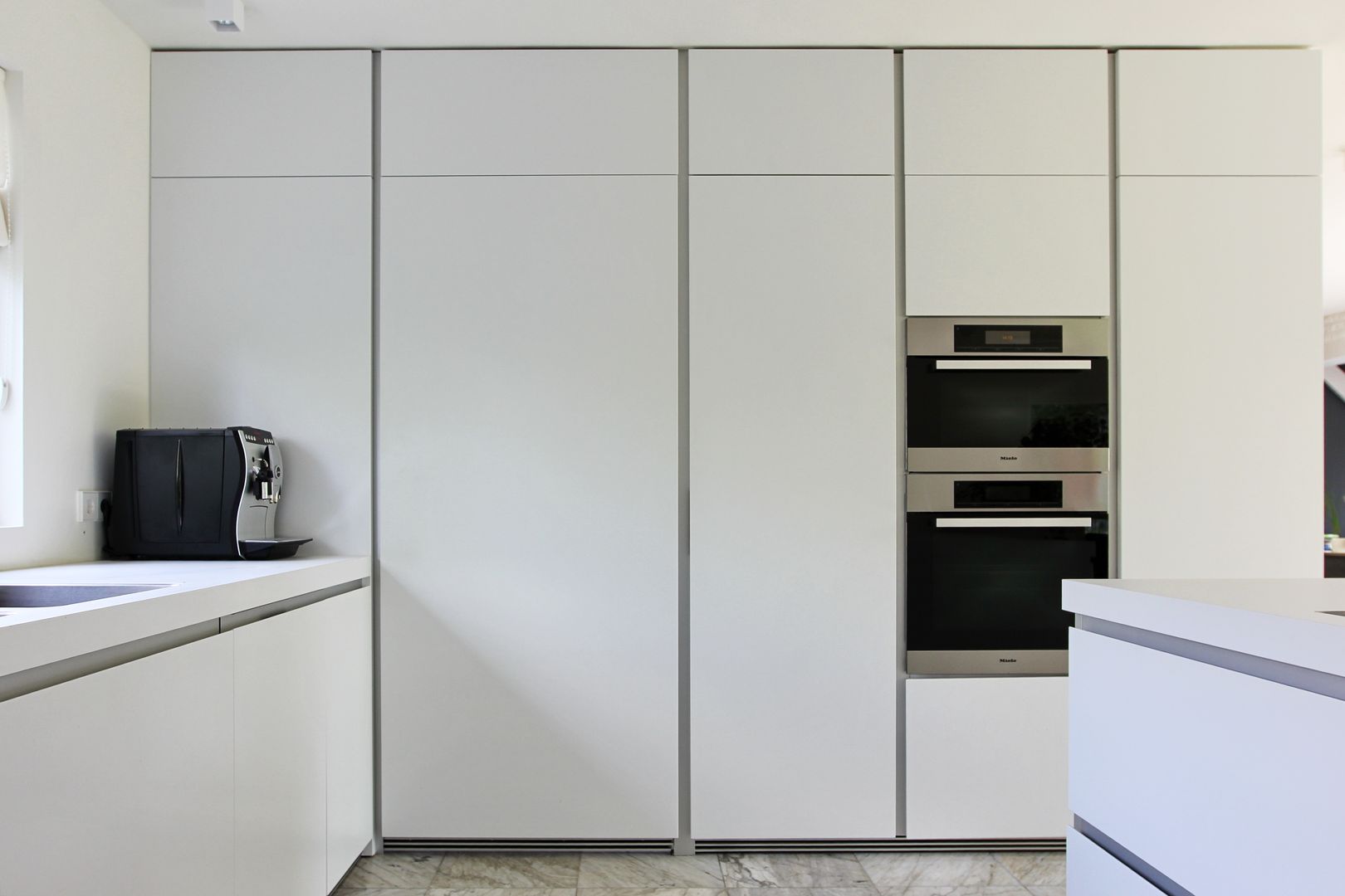 Woonhuis Breda, Leonardus interieurarchitect Leonardus interieurarchitect Modern kitchen