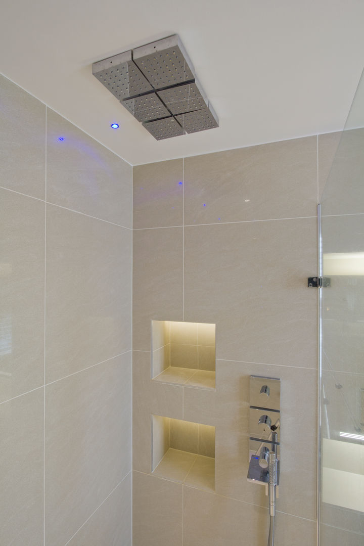 Shower room DDWH Architects Bagno minimalista