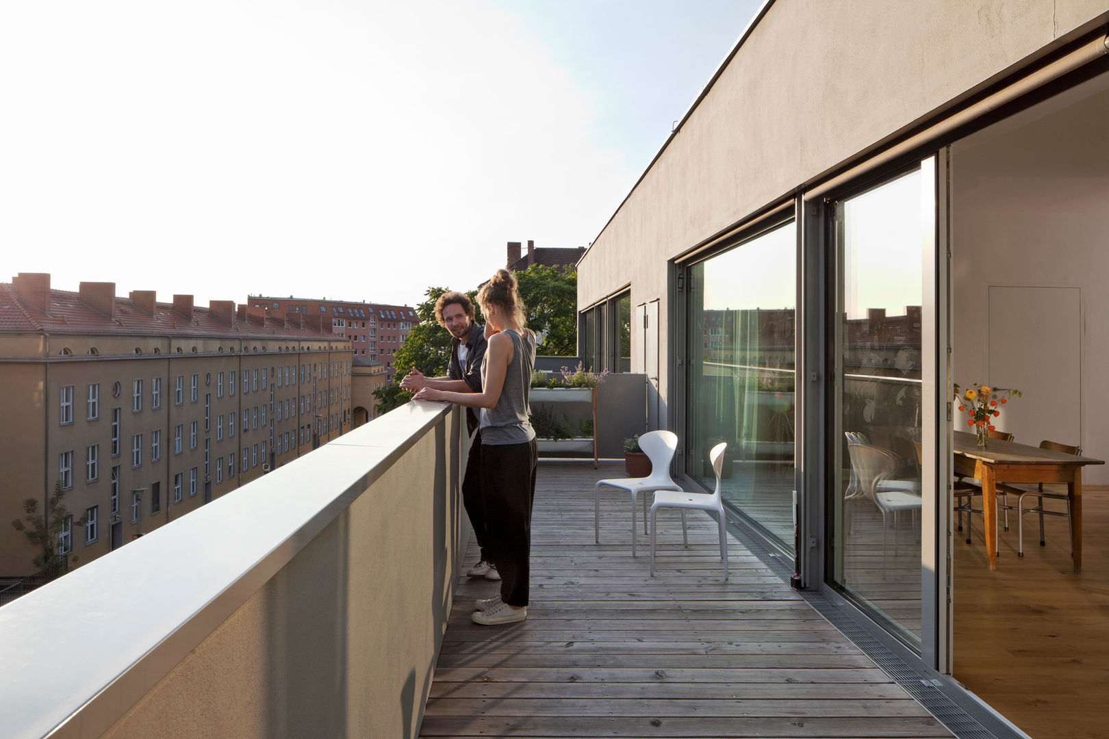 Dachterrasse BCO Architekten Minimalistischer Balkon, Veranda & Terrasse